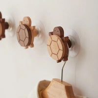 Patère murale en bois en forme de tortue